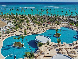 Bahia Principe Escape Ambar Dominicaanse Republiek zwembad van bovenaf