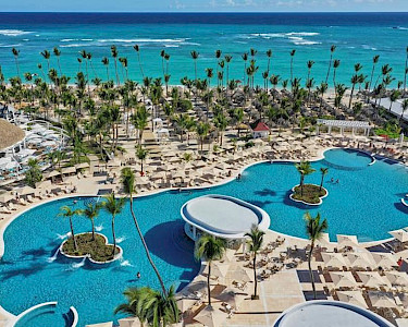 Bahia Principe Escape Ambar Dominicaanse Republiek zwembad van bovenaf