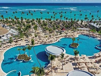 Bahia Principe Escape Ambar Dominicaanse Republiek zwembad van bovenaf