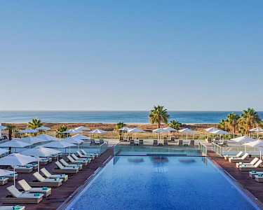 Iberostar Selection Lagos Algarve zwembad met uitzicht